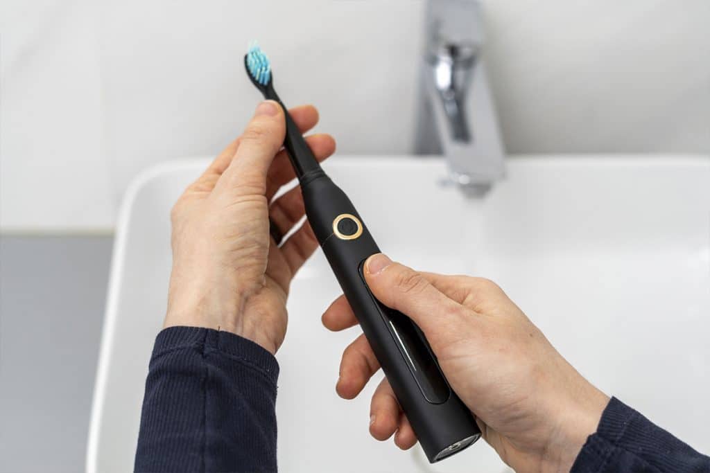 3 Reasons to Upgrade to An Electric Toothbrush